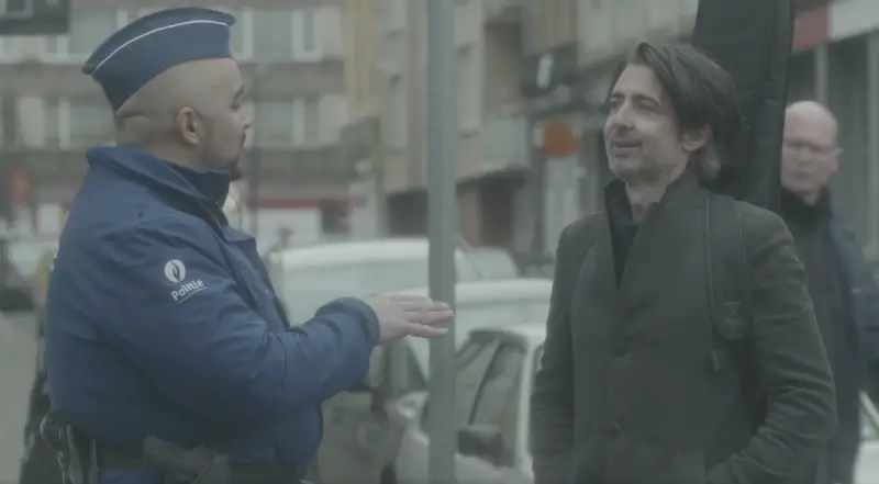 dEUS neemt op unieke wijze afscheid van gitarist Mauro