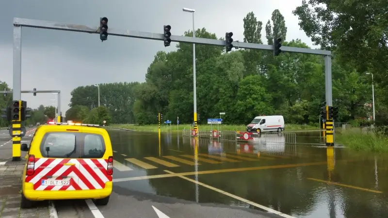 Er zwemmen vissen op de expresweg Hasselt – Sint-Truiden