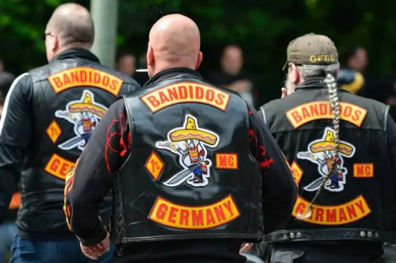 Jambon wil motorclubs verbieden
