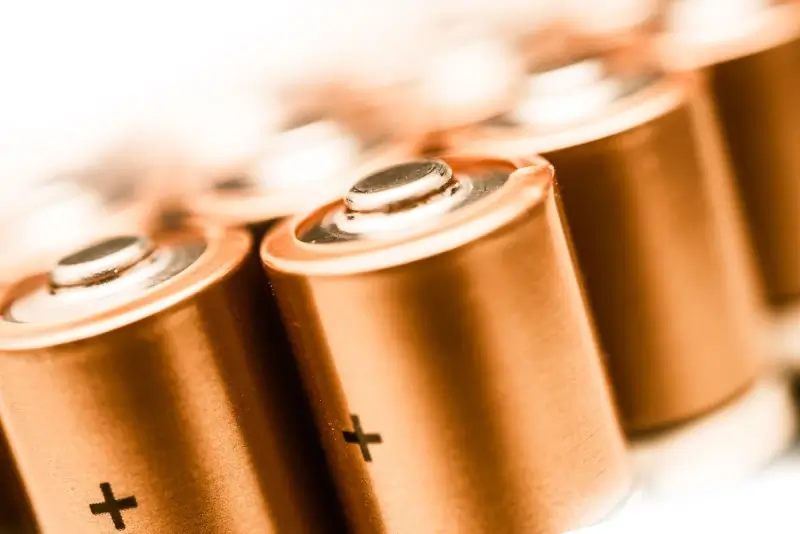 Bebat en OVAM lanceren zoektocht naar 95 miljoen lege batterijen: ‘Mission Possible’