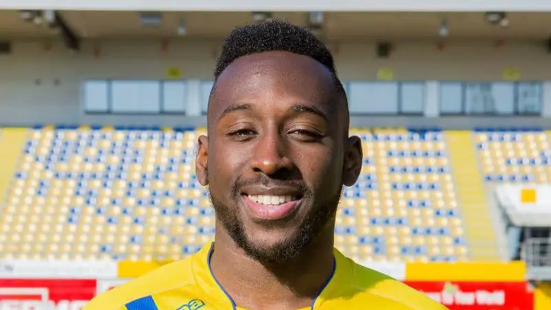 Yohan Boli naar het ziekenhuis met gebroken neus