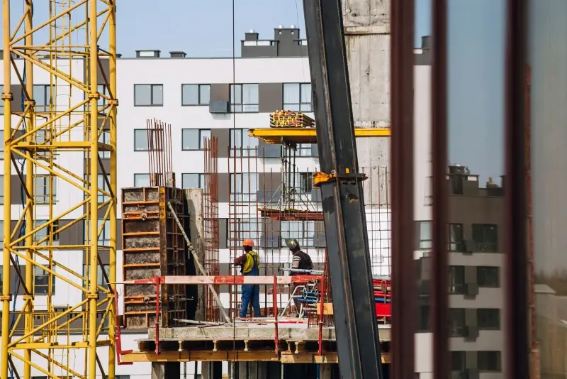 6 op 10 bouwbedrijven nemen extra maatregelen tegen de hitte