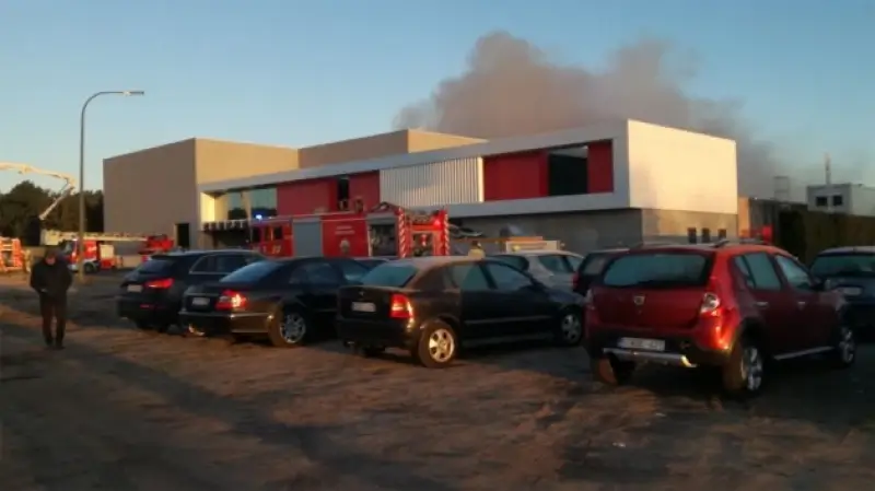 Zware brand in bedrijf Aerotrim in Overpelt