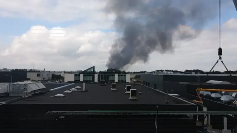 Hevige brand in schrijnwerkerij Sint-Truiden