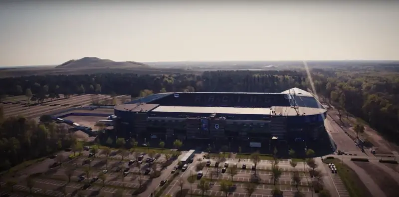 Luminus Arena van Racing Genk wordt Cegeka Arena