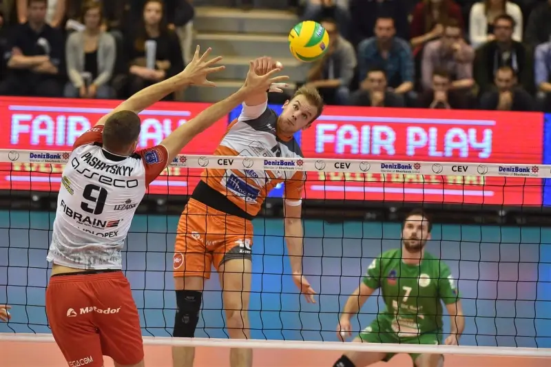 Lommelaar Martijn Colson tekent bij NOLIKO Maaseik