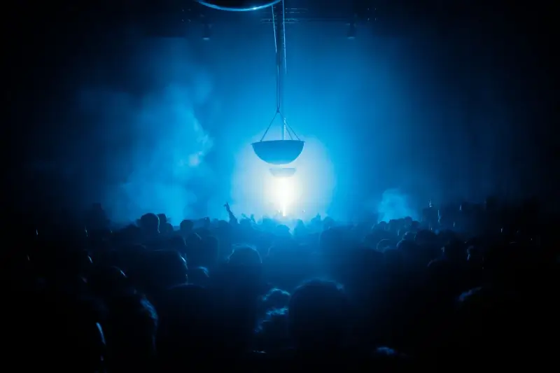De Hut organiseert dansfeest in Betoncentrale Bilzen