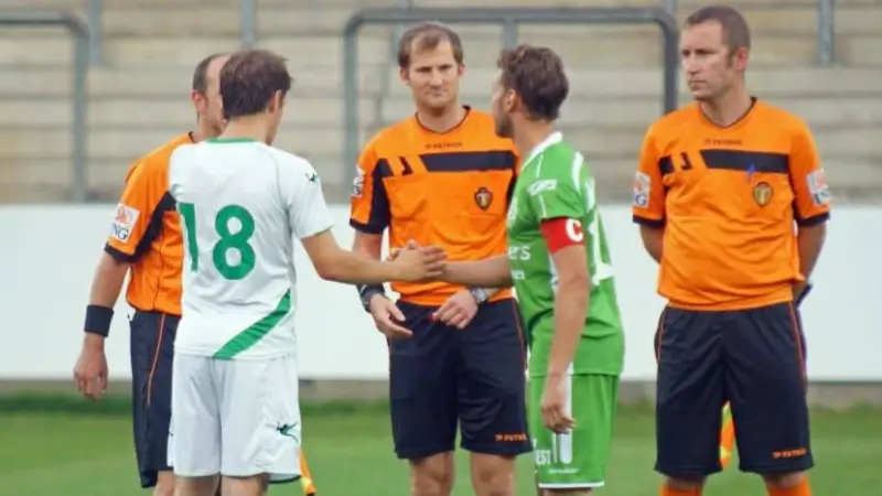 Zaterdag live op tvl.be: onvervalste topper Dessel Sport - Lommel SK