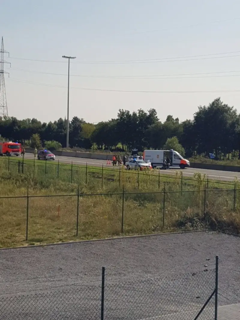 E313 in Tessenderlo uur lang afgesloten na vondst van verdacht pakket