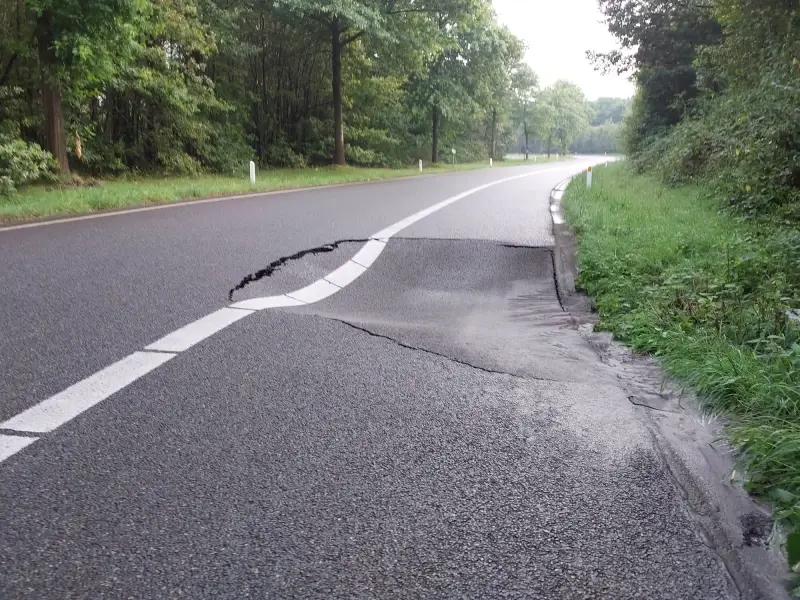 Wegverzakking op Noord-zuidafrit Eksel: afrit afgesloten