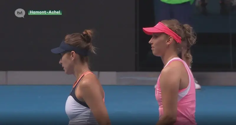 Elise Mertens en Aryna Sabalenka winnen dubbelspel op Australian Open