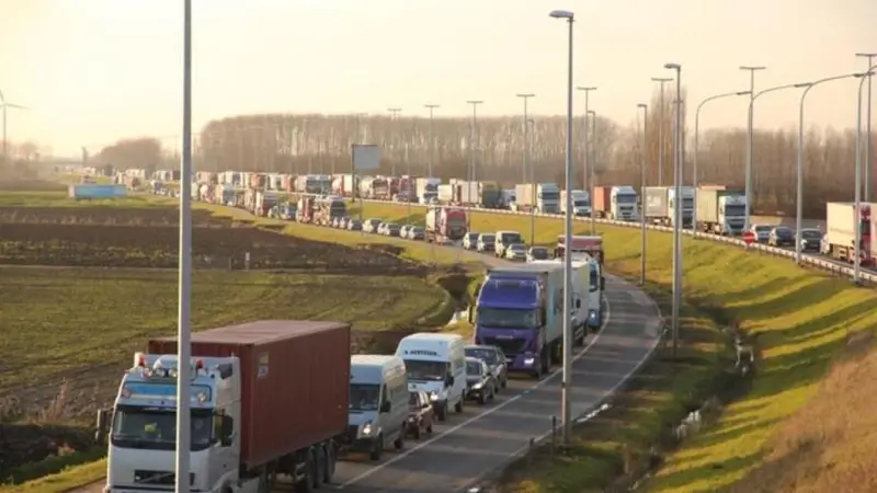 Wie handenvrij belt, heeft meer risico op ongeval