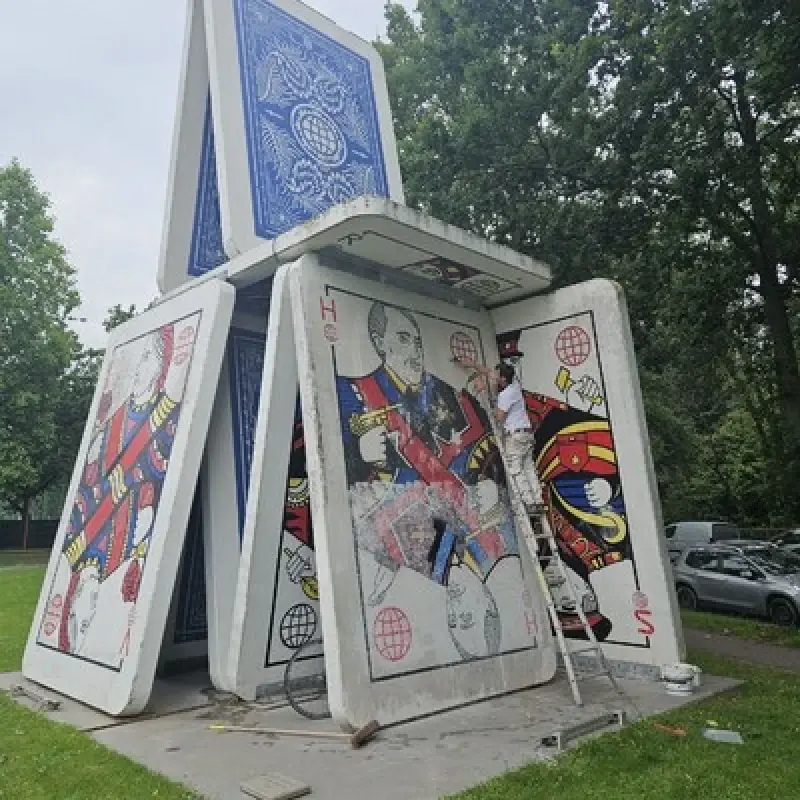 Truiens kunstwerk 'Het Verval' opnieuw hersteld na vandalisme
