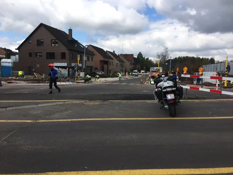 Kruispunt Kuringersteenweg in Hasselt afgezet na groot gaslek