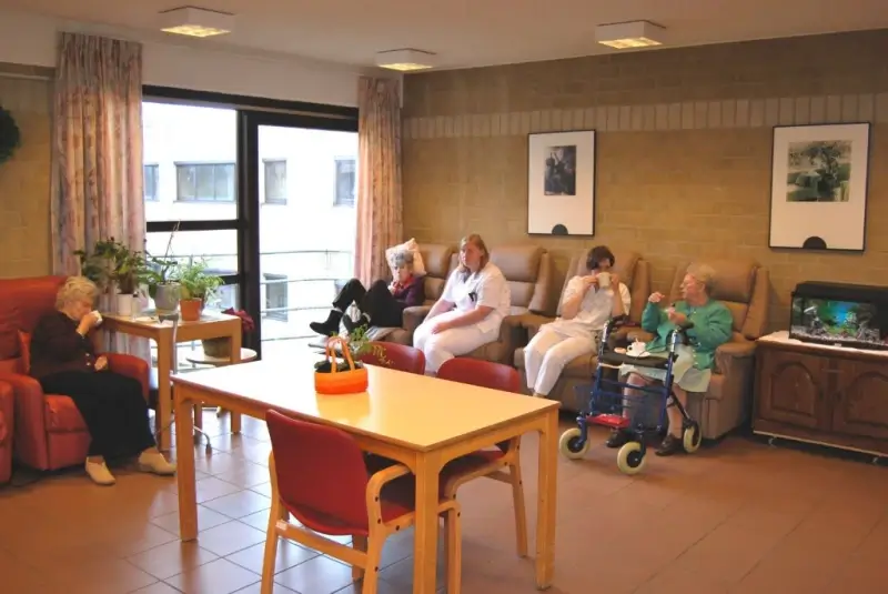 Bewoners rusthuizen zijn tevreden maar eenzaam