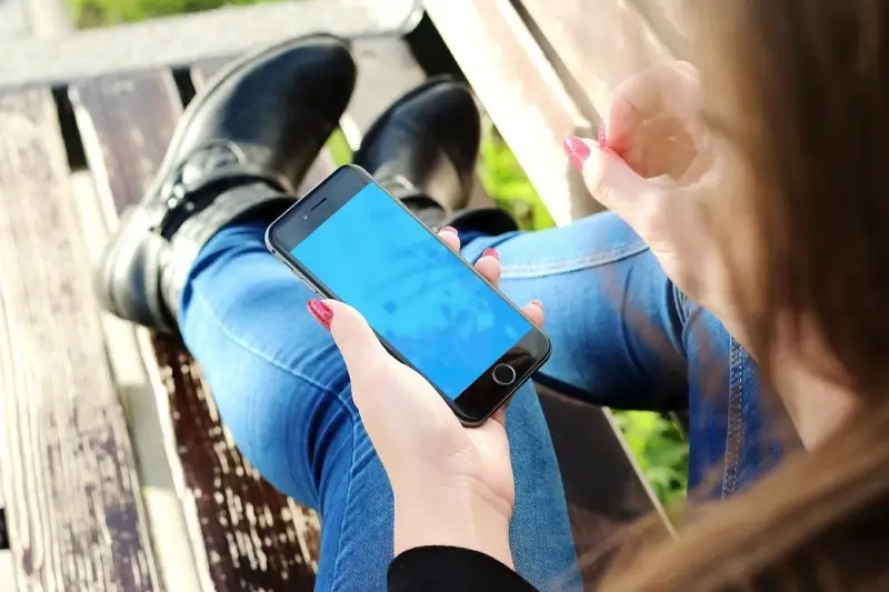 Federale Politie waarschuwt voor toenemende online uitbuiting van minderjarigen