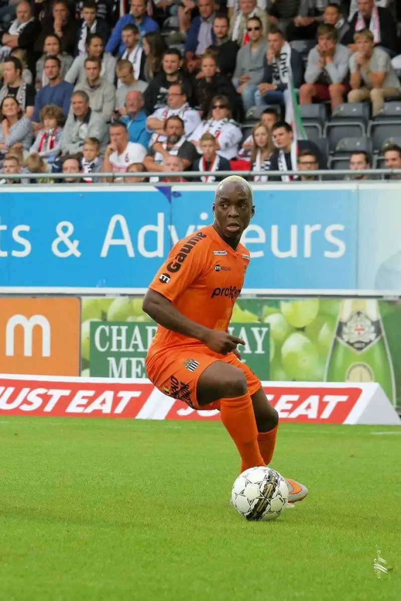 KRC Genk versterkt zich met Neeskens Kebano