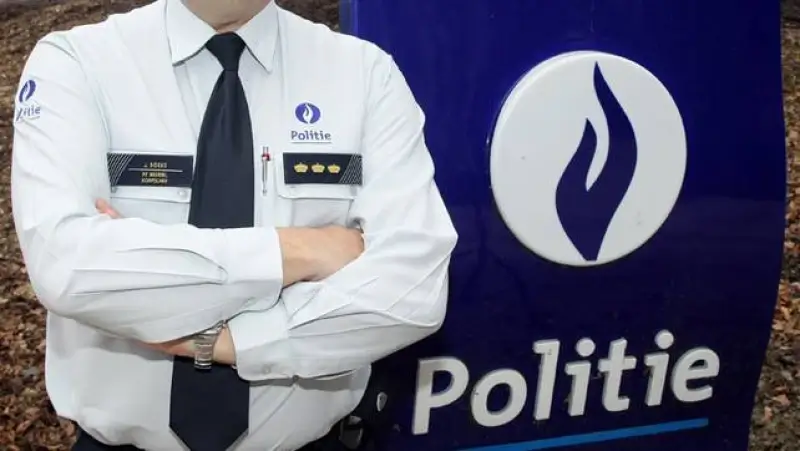 Waarom zien onze politieagenten er allemaal anders uit?