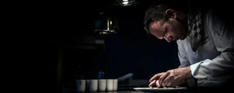 Toprecepten van sterrenchefs: kok Koen Somers van Kristalijn maakt panna cotta