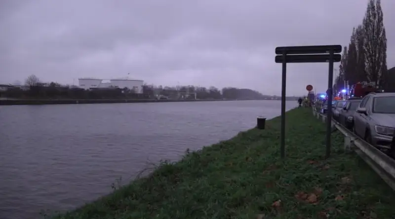 Hulpdiensten halen lichaam uit Albertkanaal in Hasselt