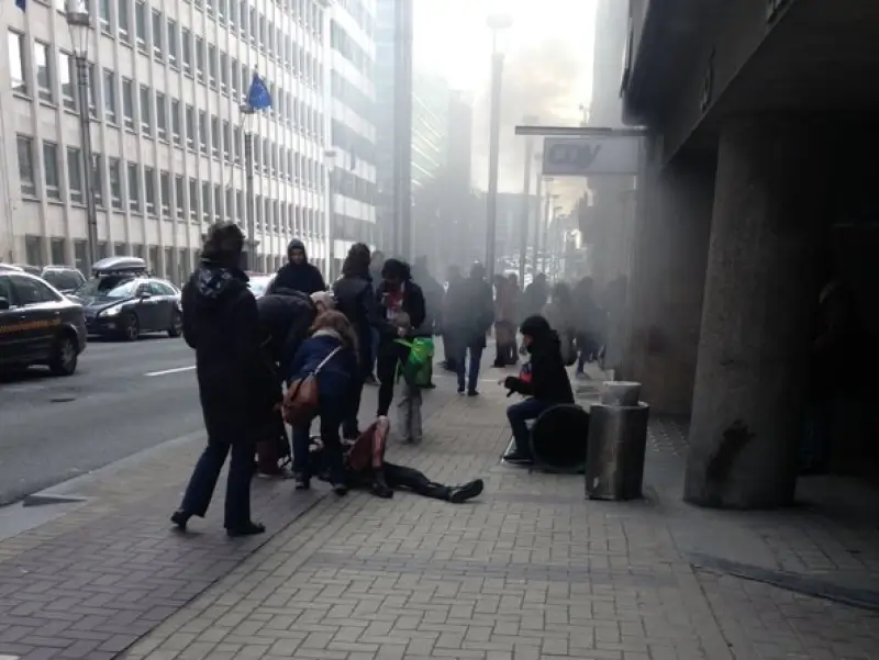 Ook explosies in Brusselse metro's: 10 doden
