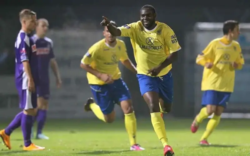 STVV legt topschutter Momi langer vast