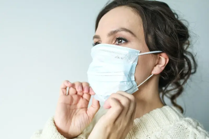 Tongerse huisarts krijgt drie maanden cel met uitstel en geldboete omdat ze weigert mondmasker te dragen