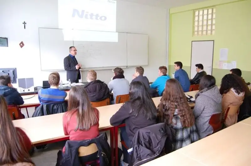 75 Limburgse bedrijfsleiders stimuleren ondernemerschap in de klas