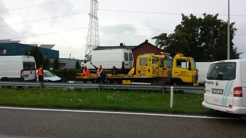 Ongeluk met 7 betrokken auto's  in Bree