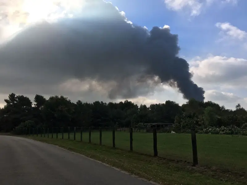 Zware brand op bedrijventerrein in Overpelt
