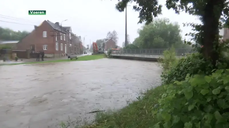 ZONDVLOED IN LIMBURG: Heel de dag nieuwsuitzendingen