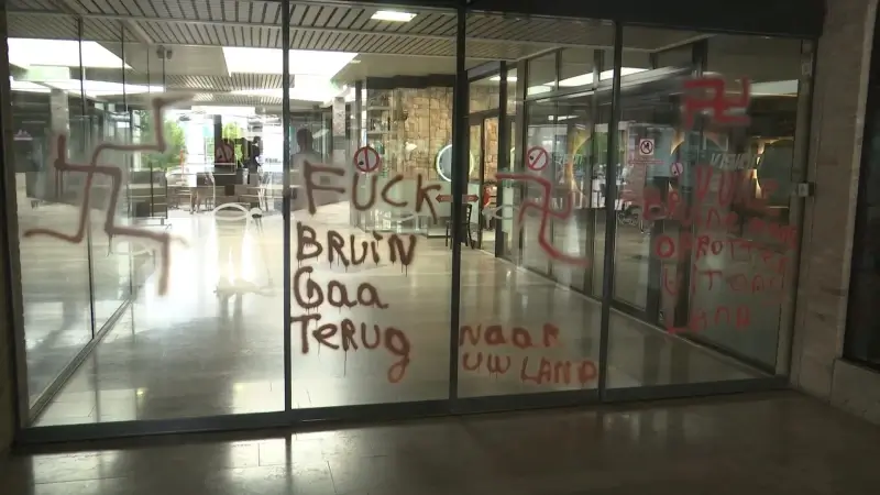 Graffitispuiters van racistische slogans in Bilzen, Lanaken en Tongeren riskeren 10 maanden cel