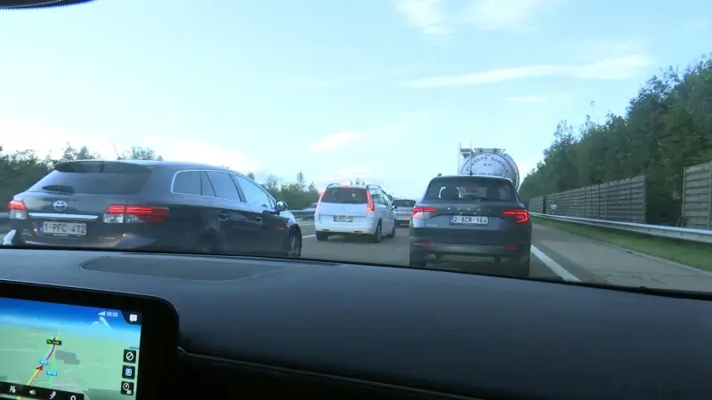 Minister Peeters zet in op veiligere fietsroutes naar school