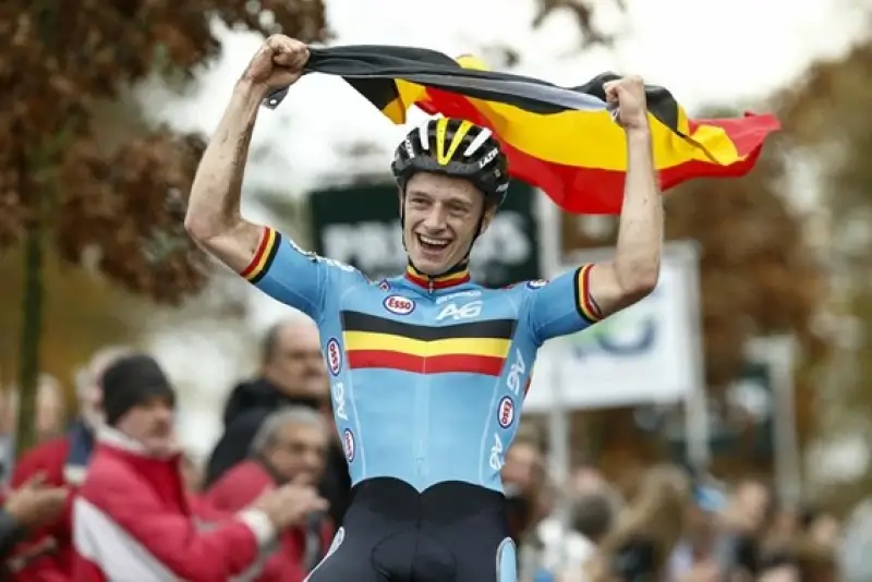 Quinten Hermans is Europees kampioen veldrijden bij de beloften