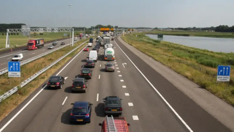 1 op de 5 bestuurders weet nog altijd niet hoe ze moeten ritsen