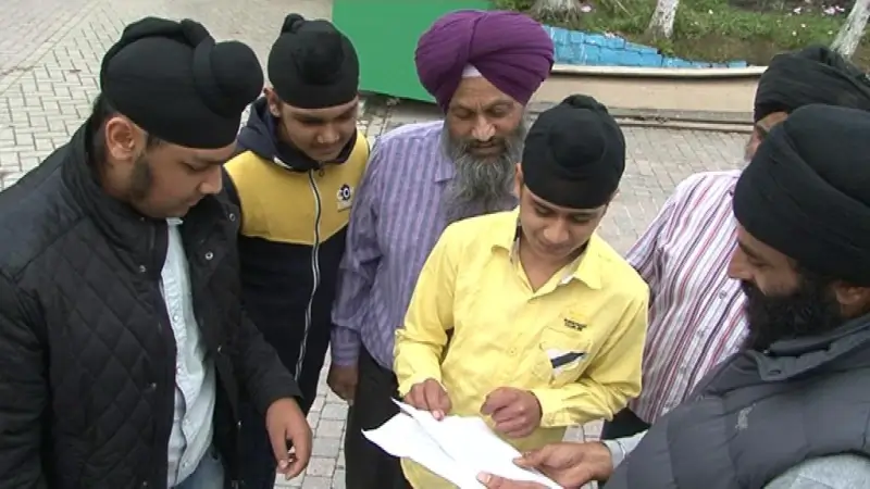 Sikhs vechten hoofddoekenverbod aan