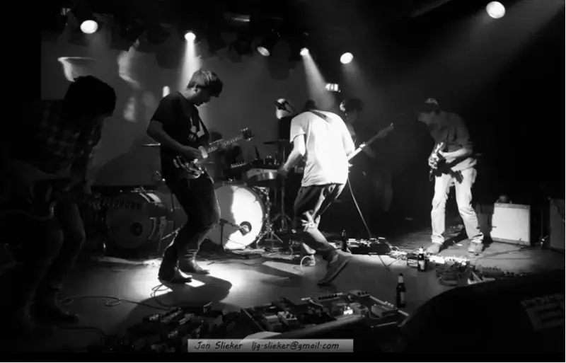 Statue neemt ons mee op een duistere trip in nieuwe videoclip