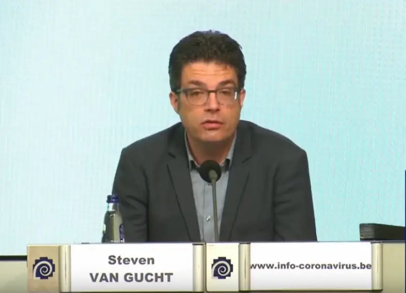 Viroloog Steven Van Gucht: "Piek in ziekenhuisopnames lag op 3 november"
