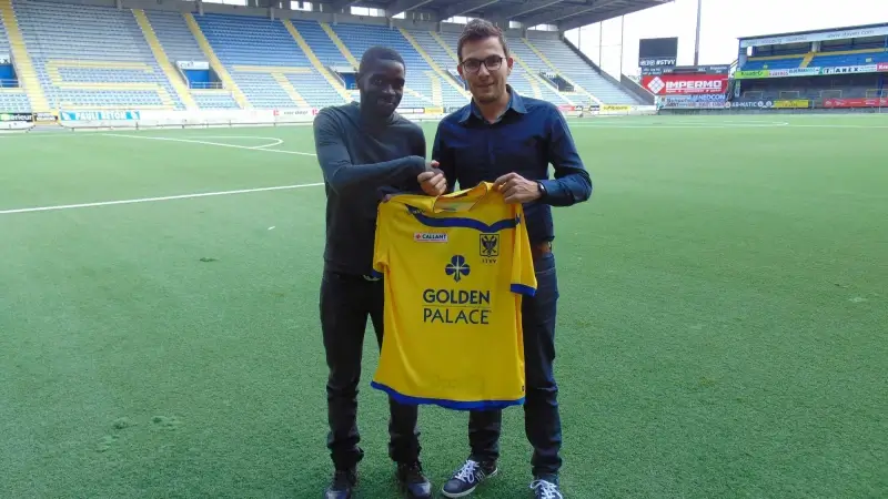 Linksback Salimo Sylla tekent voor 3 jaar bij STVV