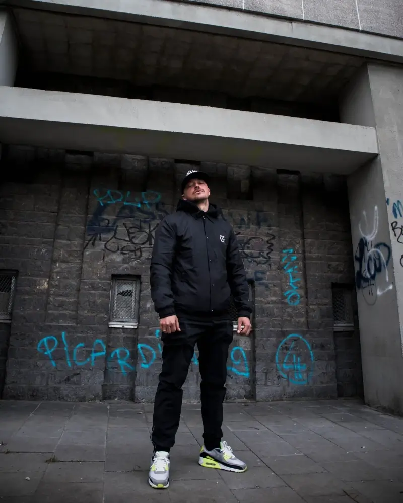 Genkse rapper Tiewai lanceert 'LIFE' met Sticks