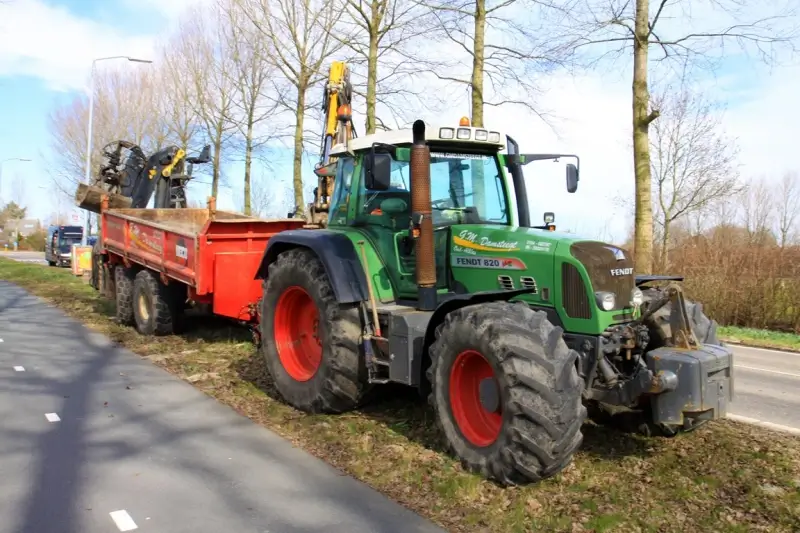 Dronken Oudsbergenaar (18) steelt tractor in Bree