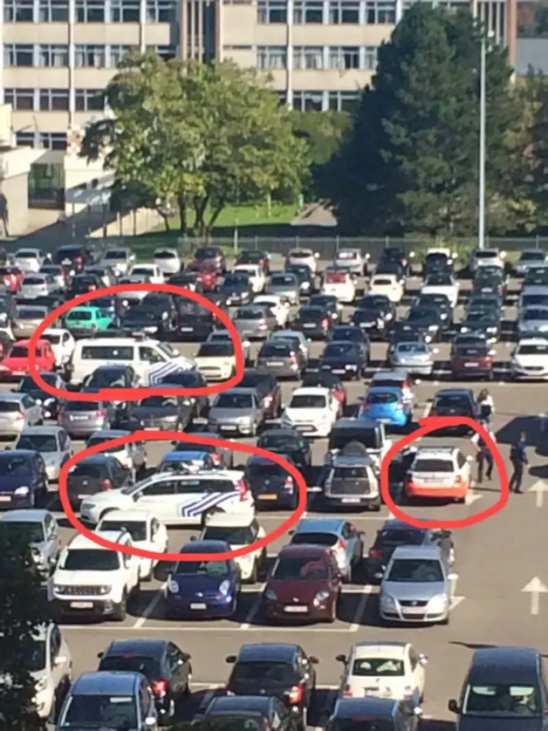 Niet alleen studenten parkeren verkeerd op de PXL-parking