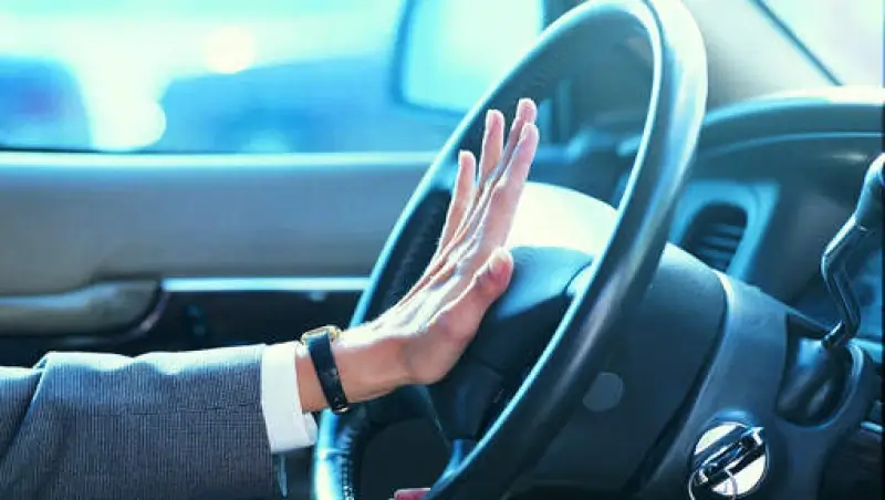 Politie zoekt getuigen van verkeersagressie met vluchtmisdrijf