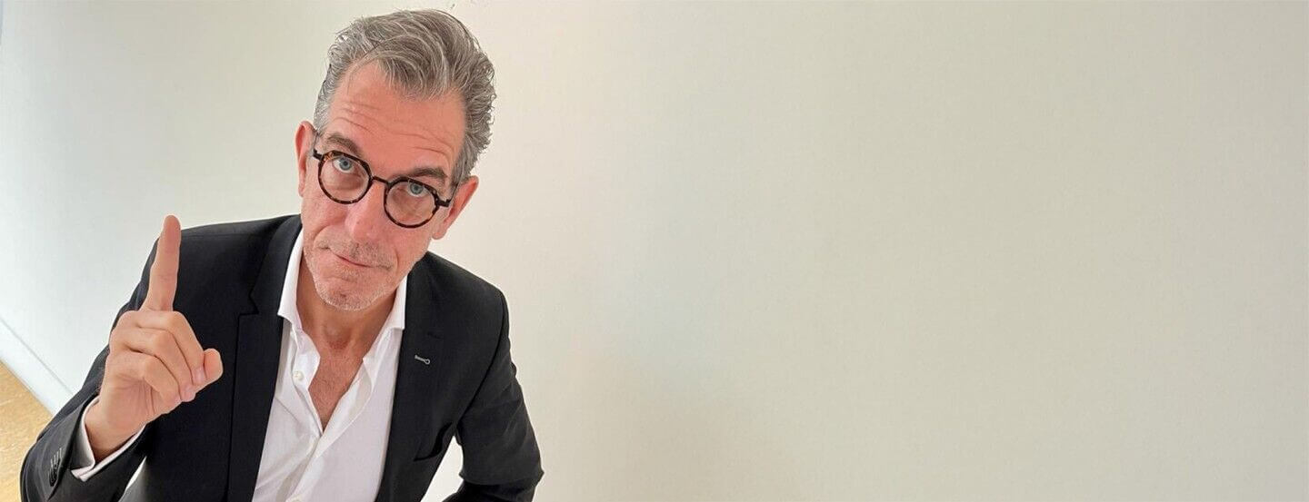 <b><i>Rob Vanoudenhoven</i></b>