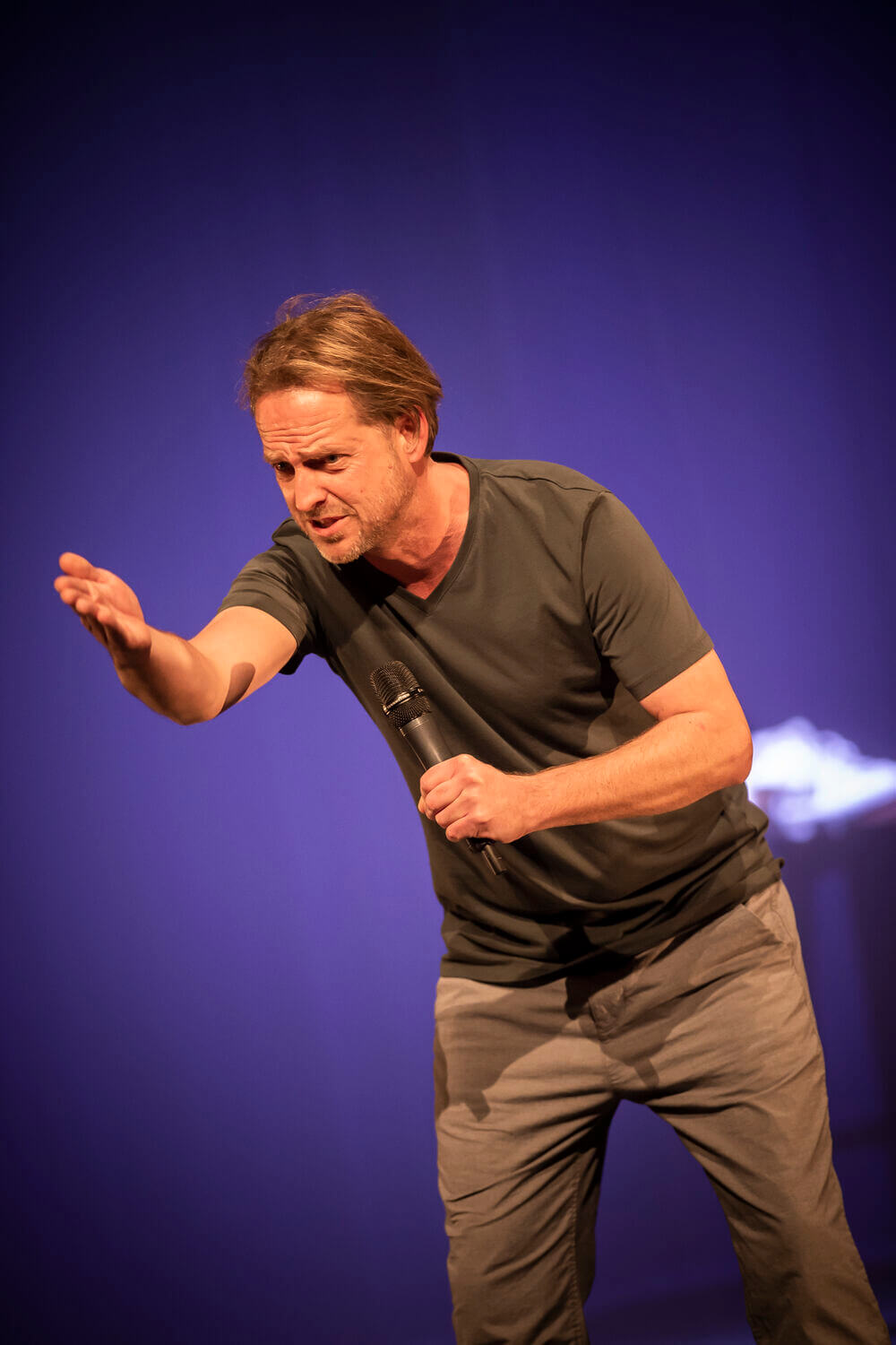 <b><i>Bas Birker</i></b>