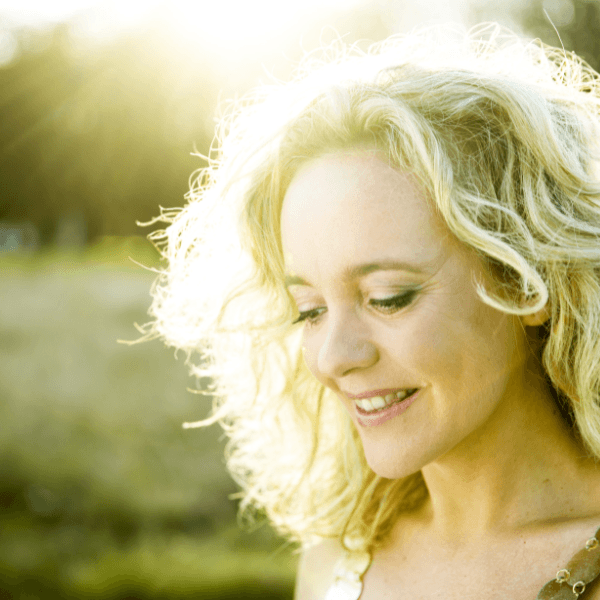 <b><i>Nele Bauwens</i></b>