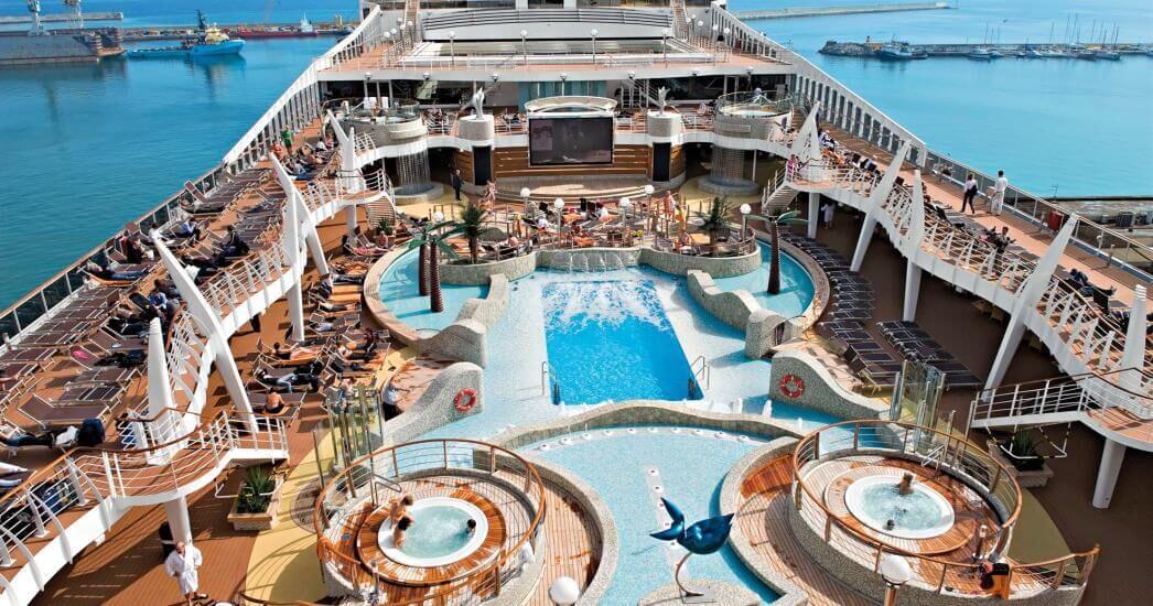 MSC Fantasia - Zwembaden.jpg