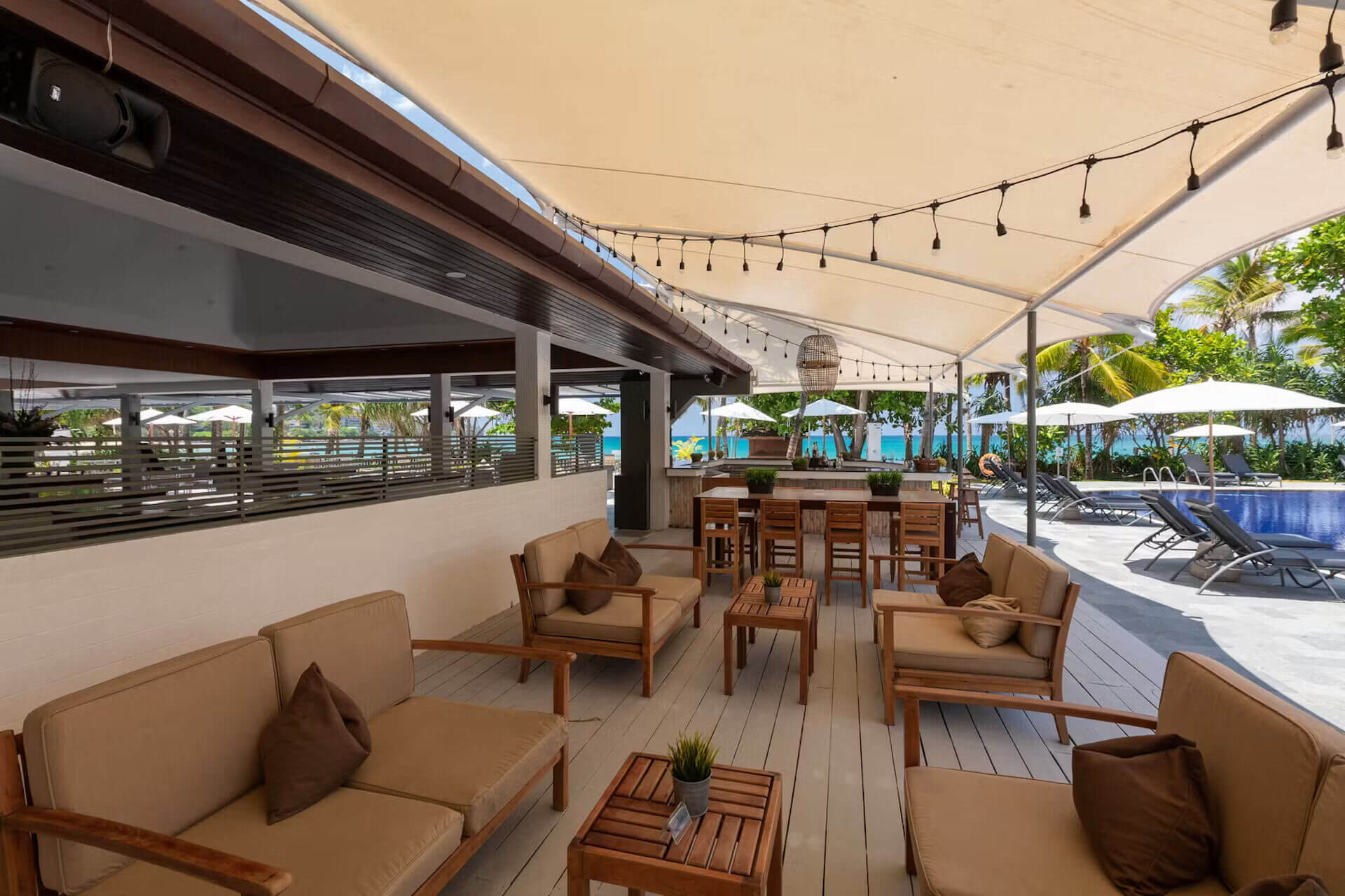 lounge-outside.jpg